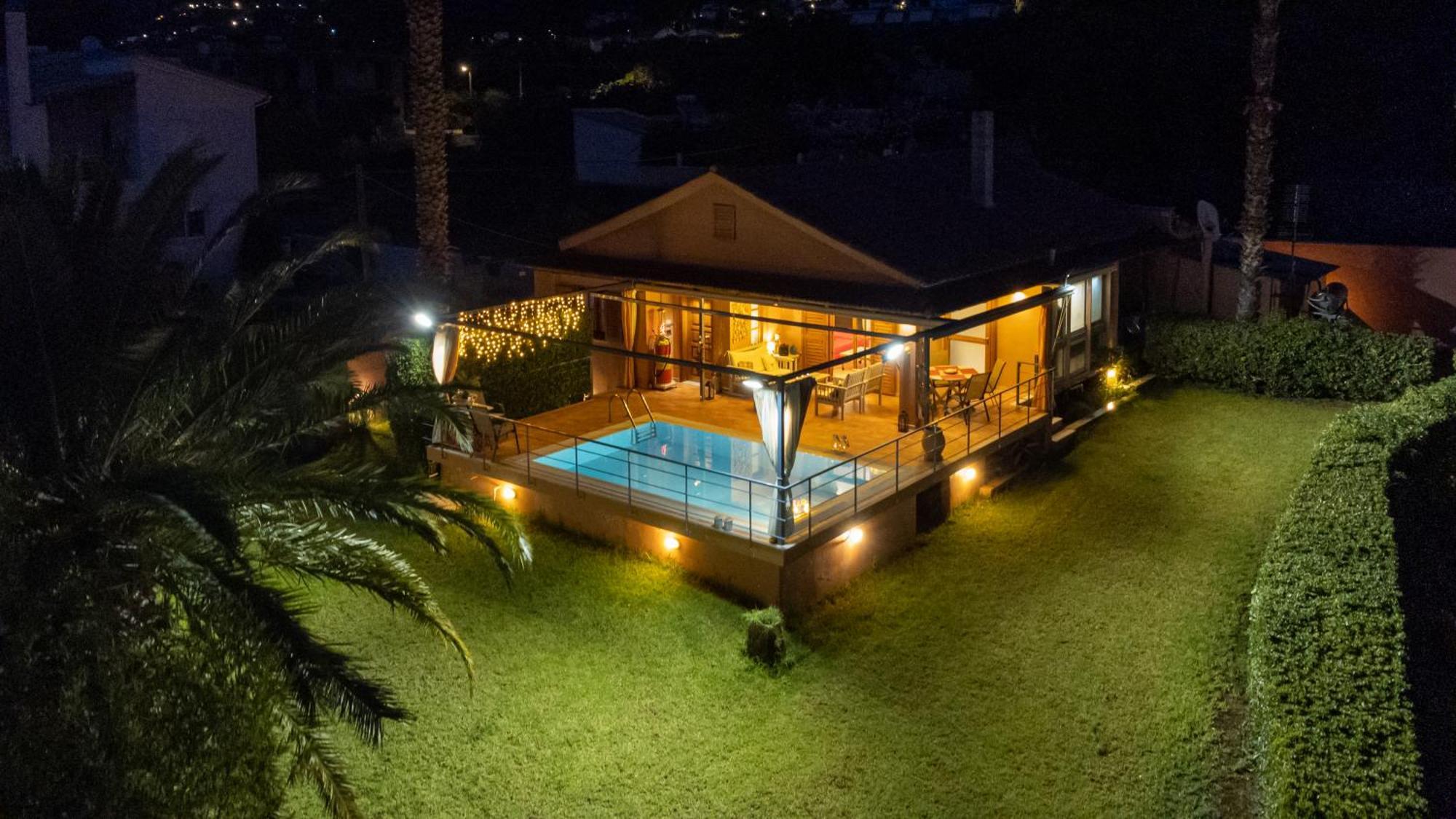 Cozy Small Smart Villa With Private Pool Mikri Mantineia Kalamata Exterior photo